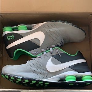 Nike Shox- Grey/Green